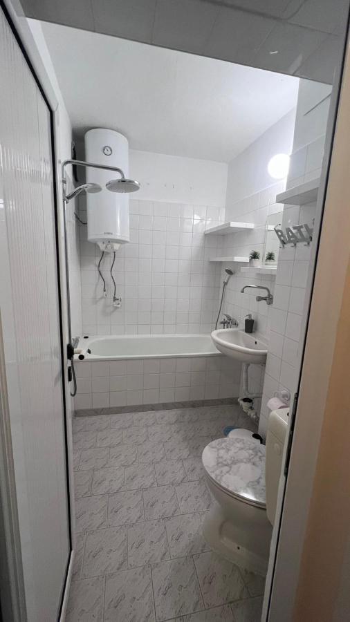 Сладкият Кът На Радост Apartment Burgas ภายนอก รูปภาพ