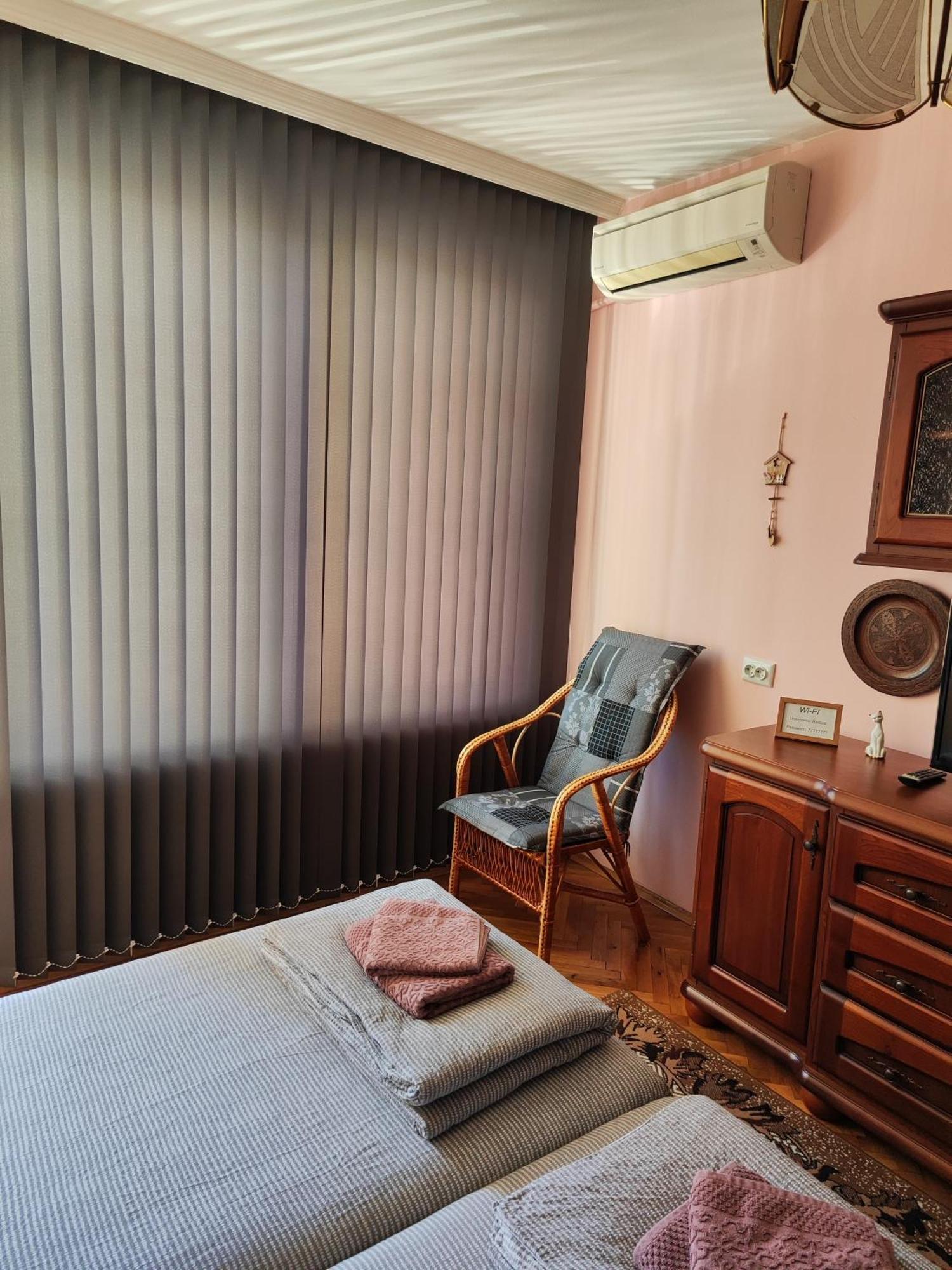 Сладкият Кът На Радост Apartment Burgas ภายนอก รูปภาพ